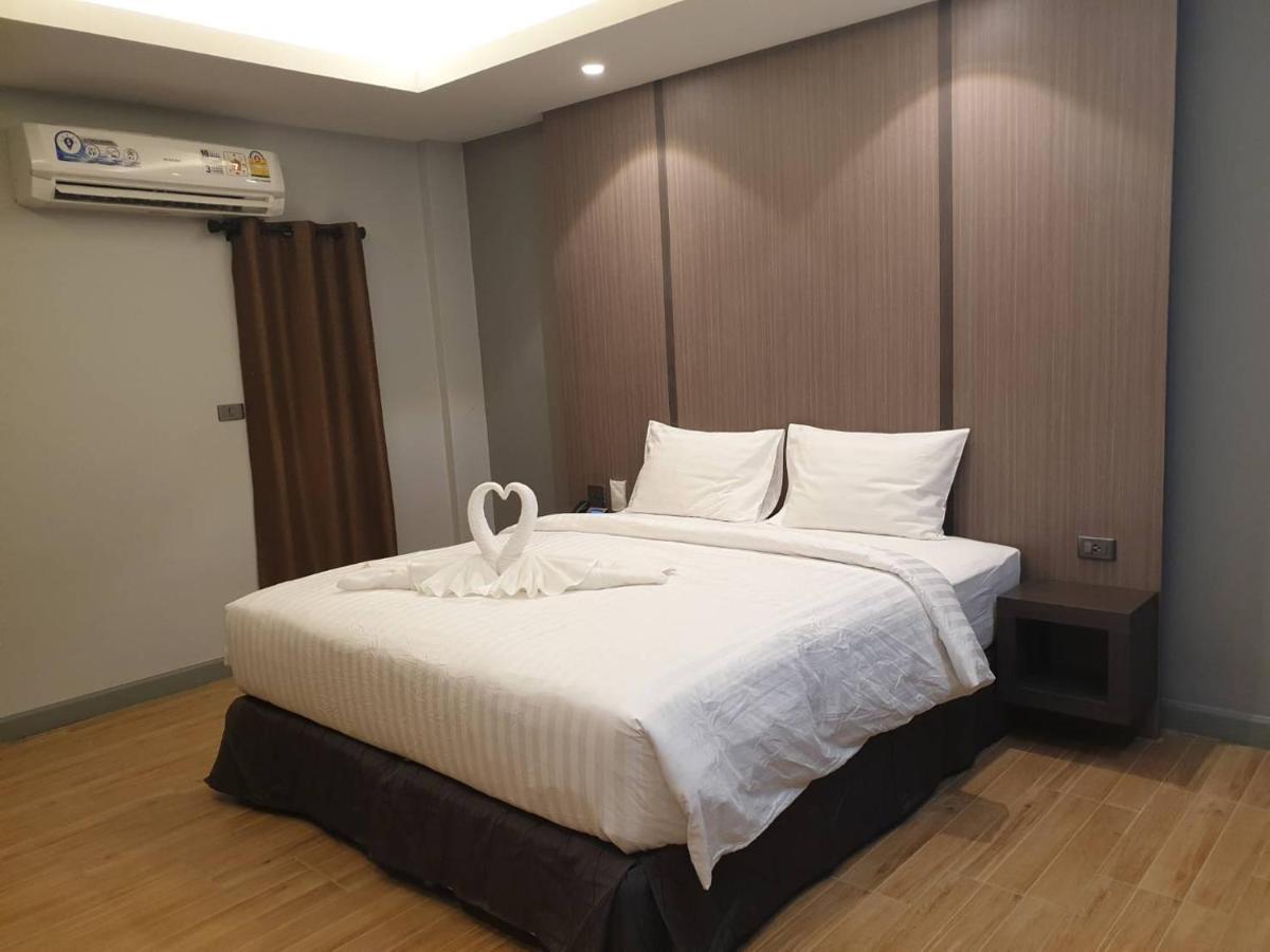 The Bed Hotel Roi Et Esterno foto