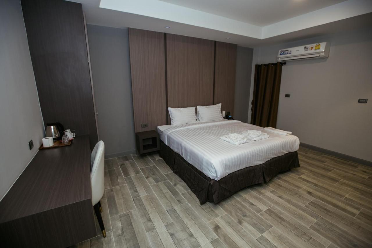 The Bed Hotel Roi Et Esterno foto