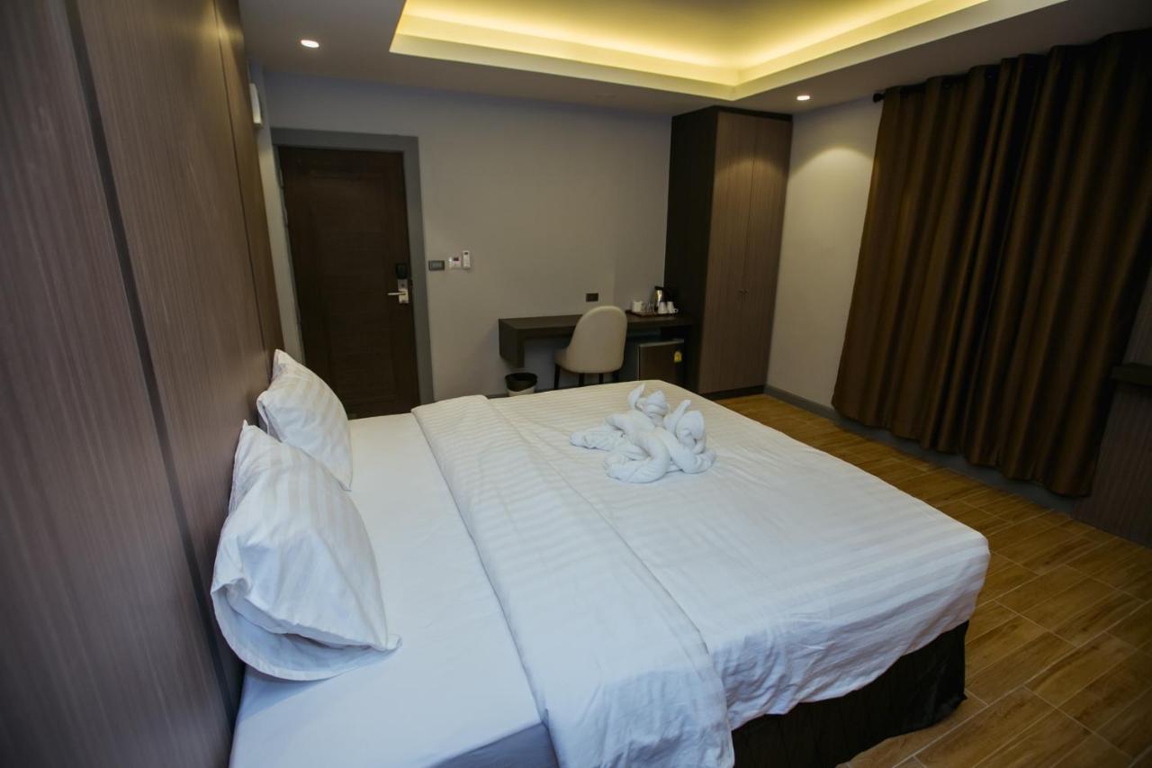 The Bed Hotel Roi Et Esterno foto