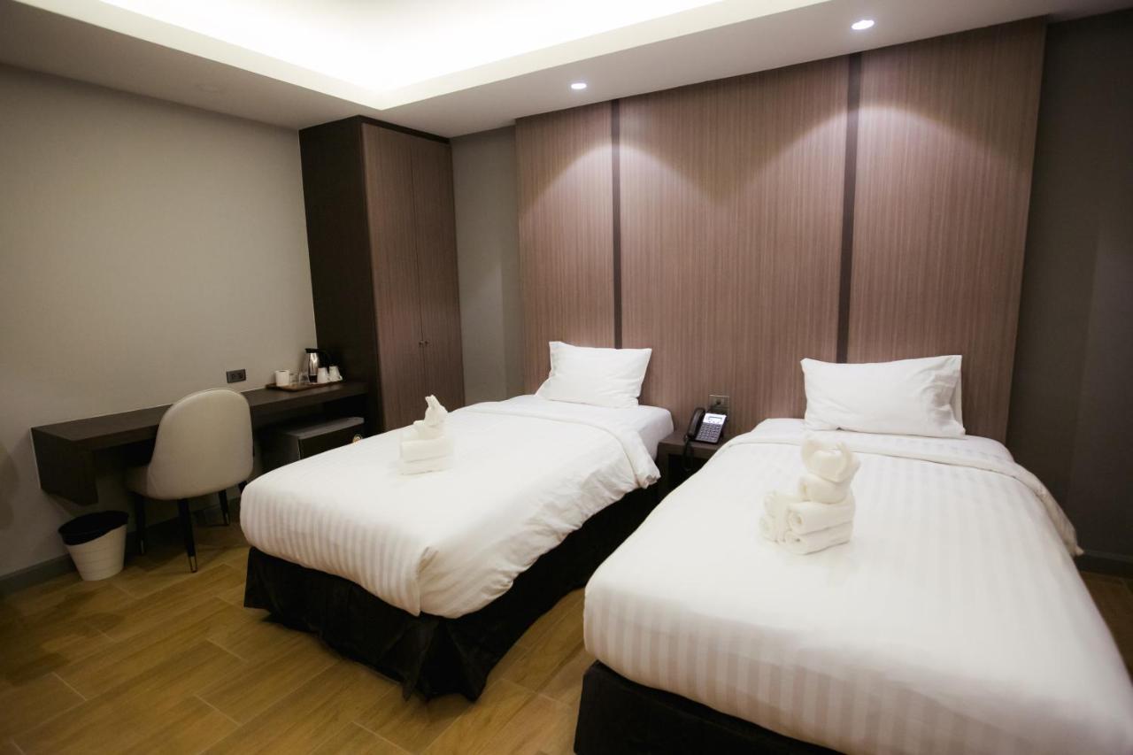The Bed Hotel Roi Et Esterno foto