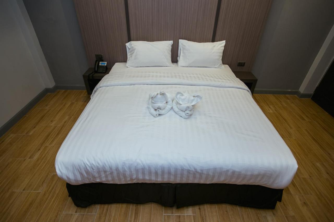 The Bed Hotel Roi Et Esterno foto